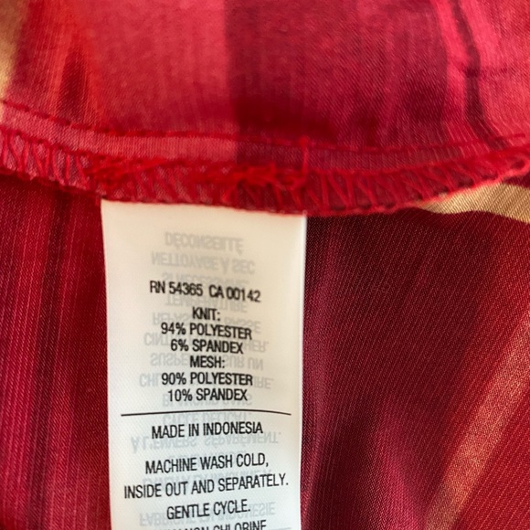 Nygard Red multi color blouse 1X - Picture 7 of 7